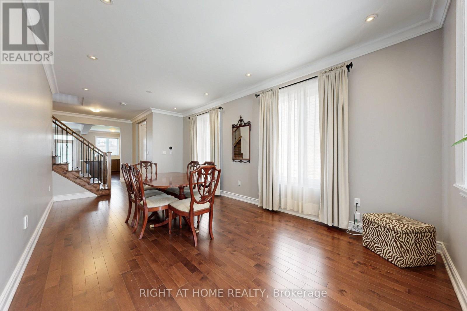 1058 Belcourt Street, Pickering, Ontario  L1X 0G2 - Photo 3 - E12187985