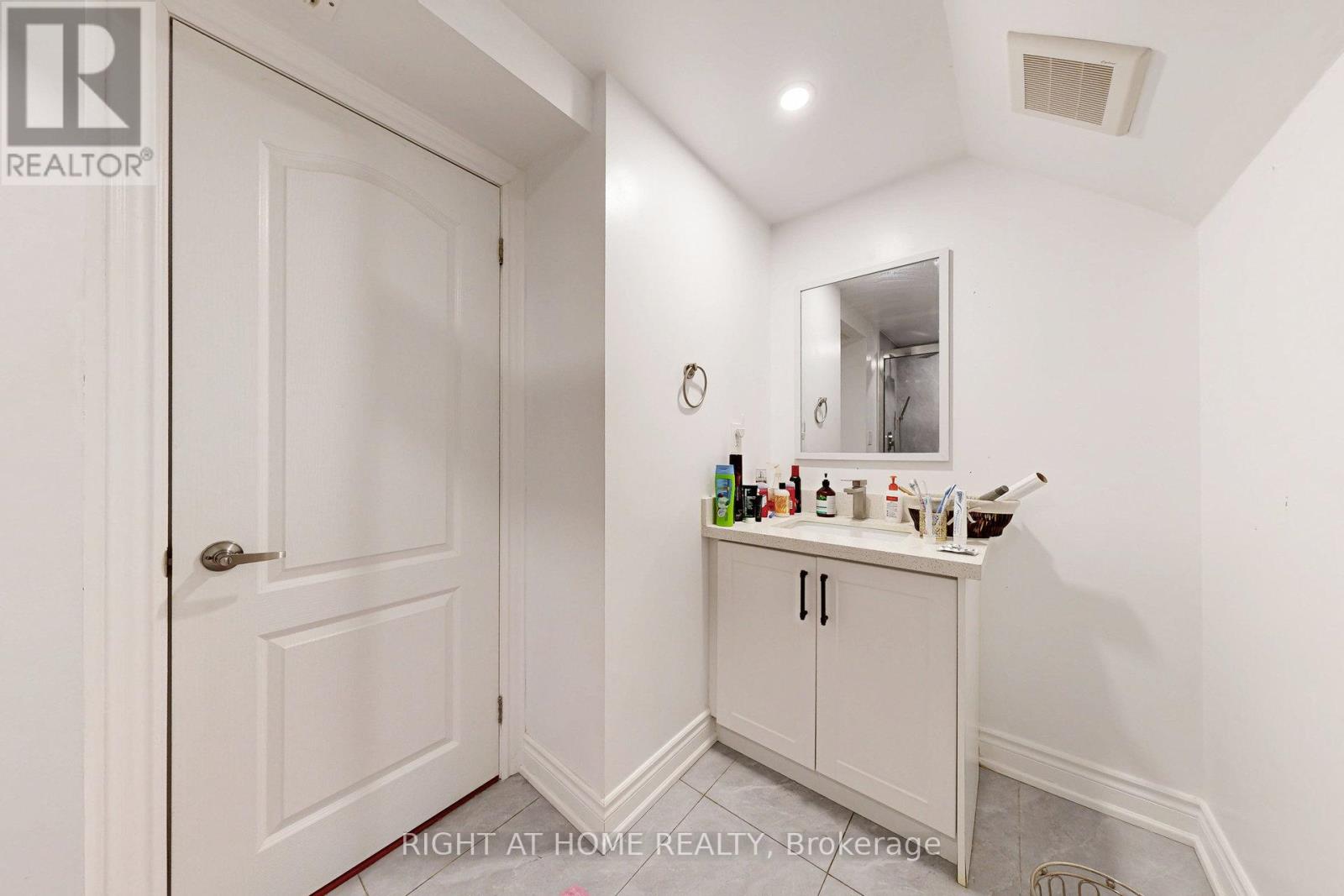 1058 Belcourt Street, Pickering, Ontario  L1X 0G2 - Photo 42 - E12187985
