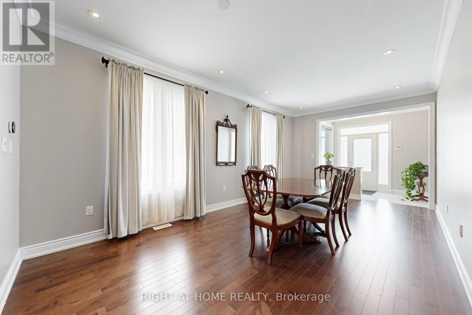 1058 Belcourt Street, Pickering, Ontario  L1X 0G2 - Photo 5 - E12187985