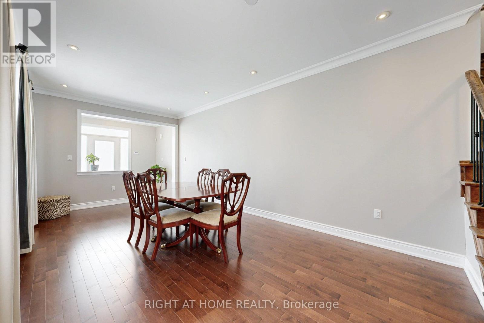 1058 Belcourt Street, Pickering, Ontario  L1X 0G2 - Photo 6 - E12187985