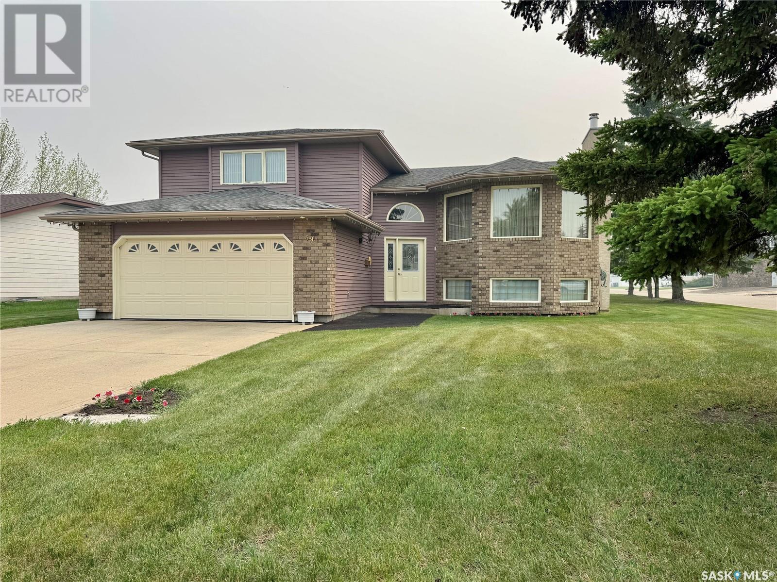 591 10th AVENUE W, Melville, Saskatchewan