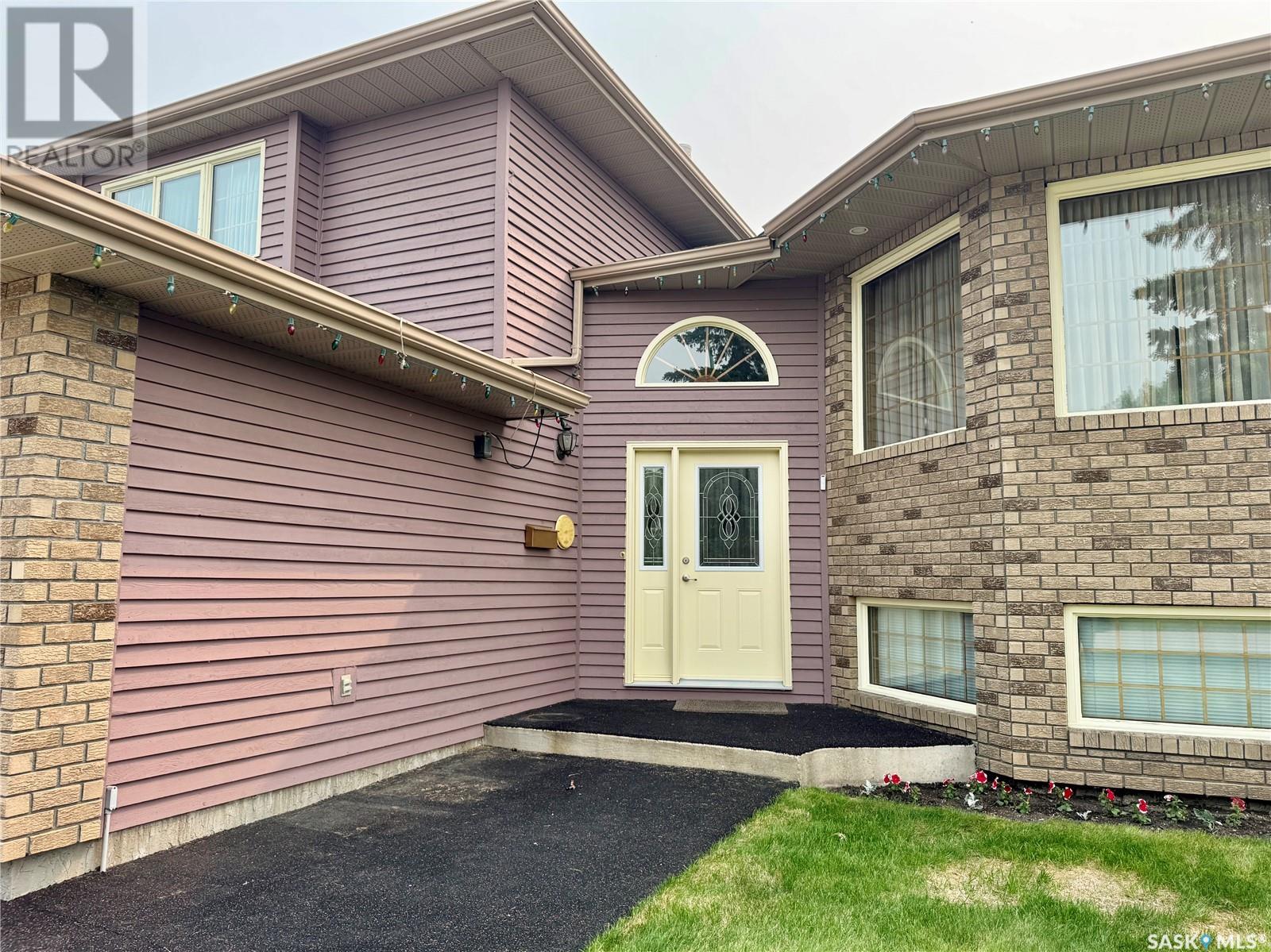 591 10th Avenue W, Melville, Saskatchewan  S0A 2P0 - Photo 2 - SK007871