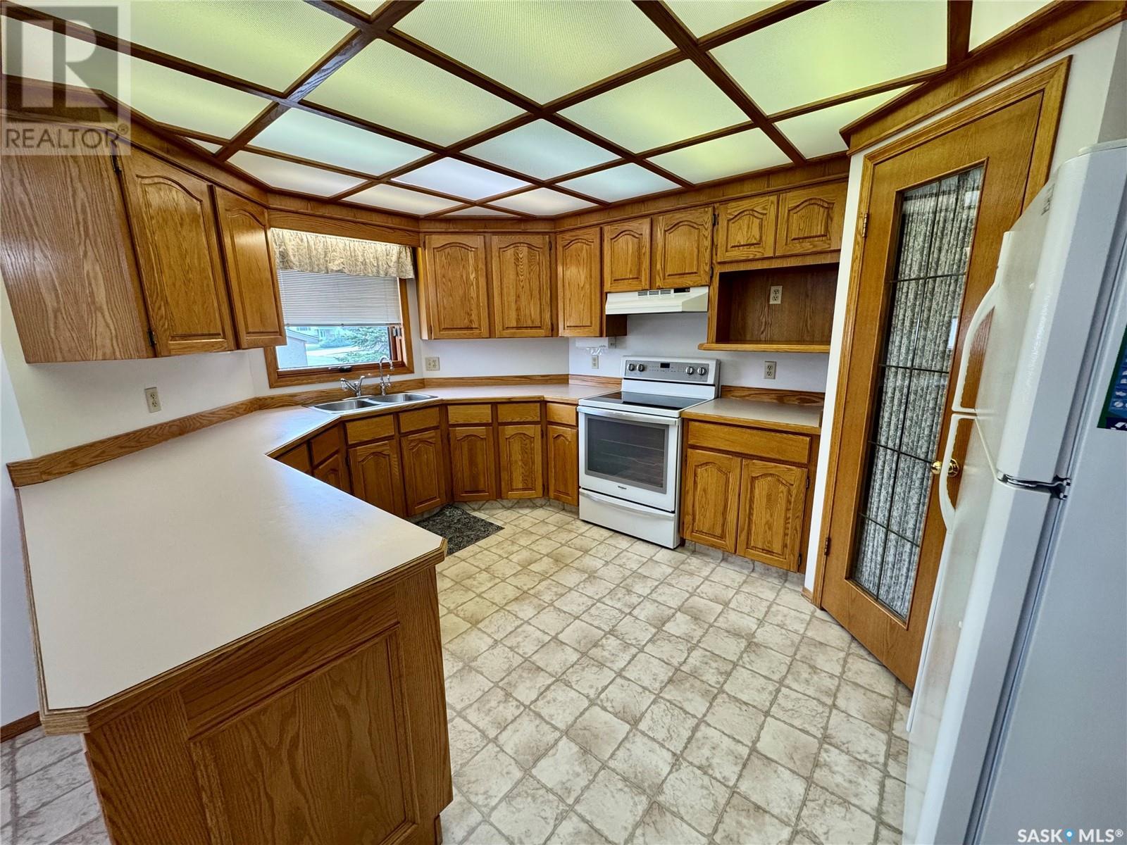 591 10th Avenue W, Melville, Saskatchewan  S0A 2P0 - Photo 4 - SK007871