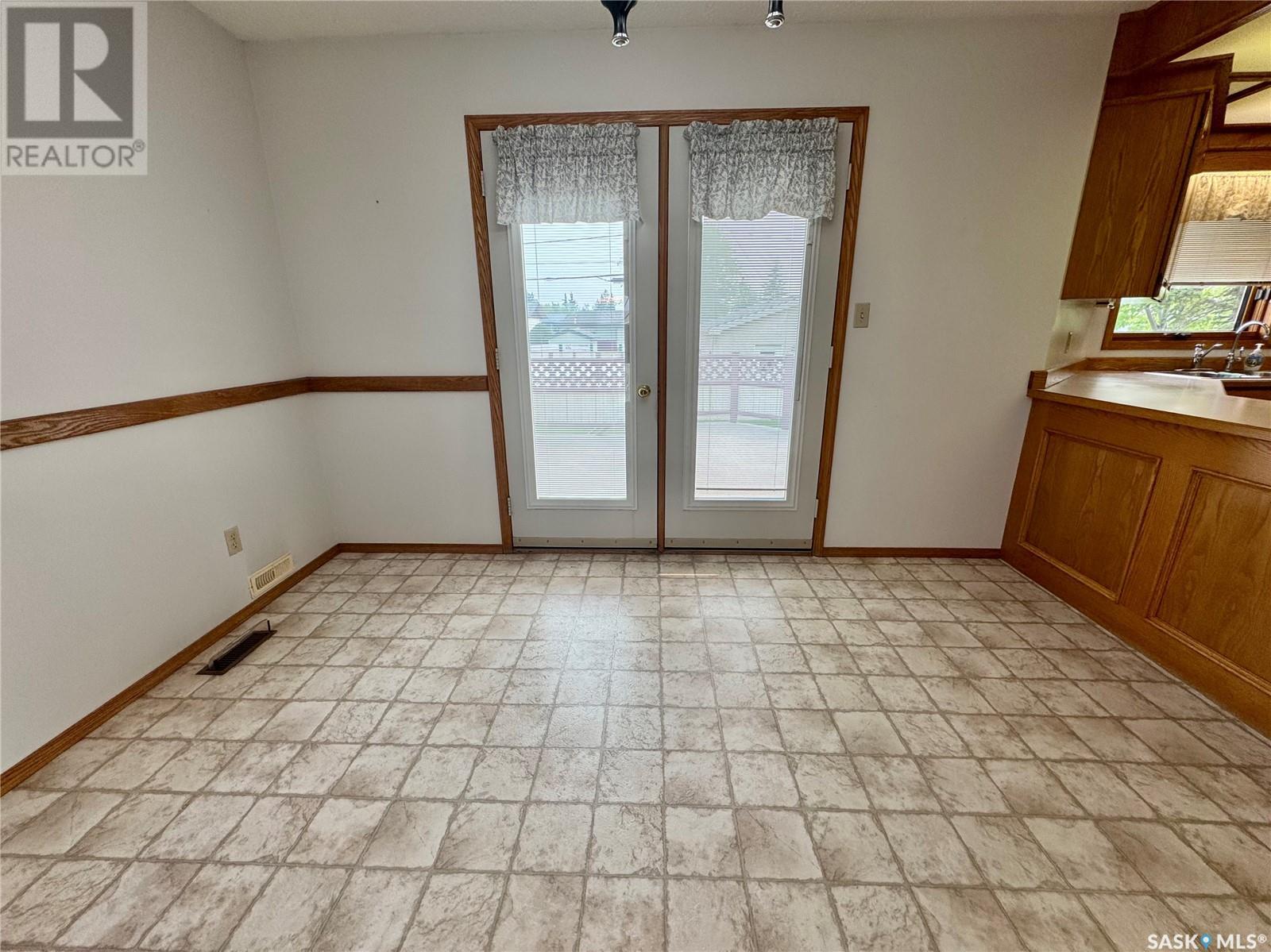 591 10th Avenue W, Melville, Saskatchewan  S0A 2P0 - Photo 8 - SK007871
