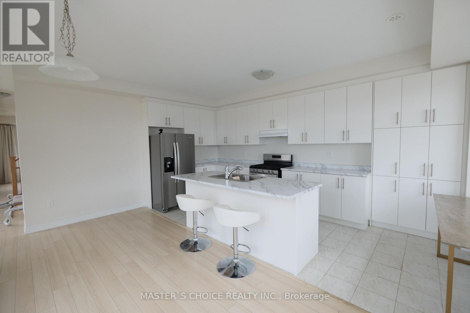 45 Sissons Way, Markham (Cedar Grove), Ontario  L6B 1R2 - Photo 3 - N12109135