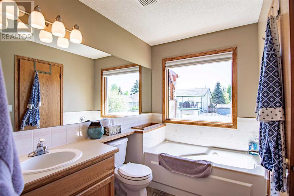 10 Densmore Crescent, Red Deer, Alberta  T4R 2L8 - Photo 17 - A2225850