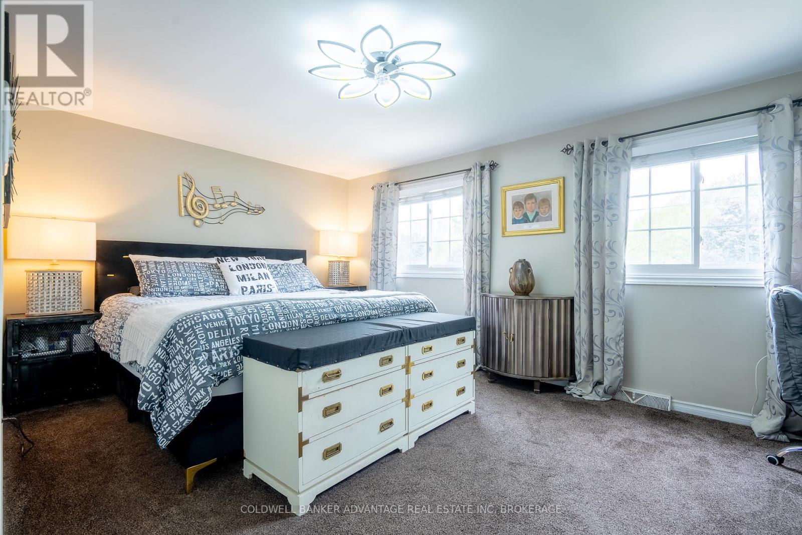 4504 Queensway Gardens N, Niagara Falls, Ontario  L2E 6P7 - Photo 11 - X12187996