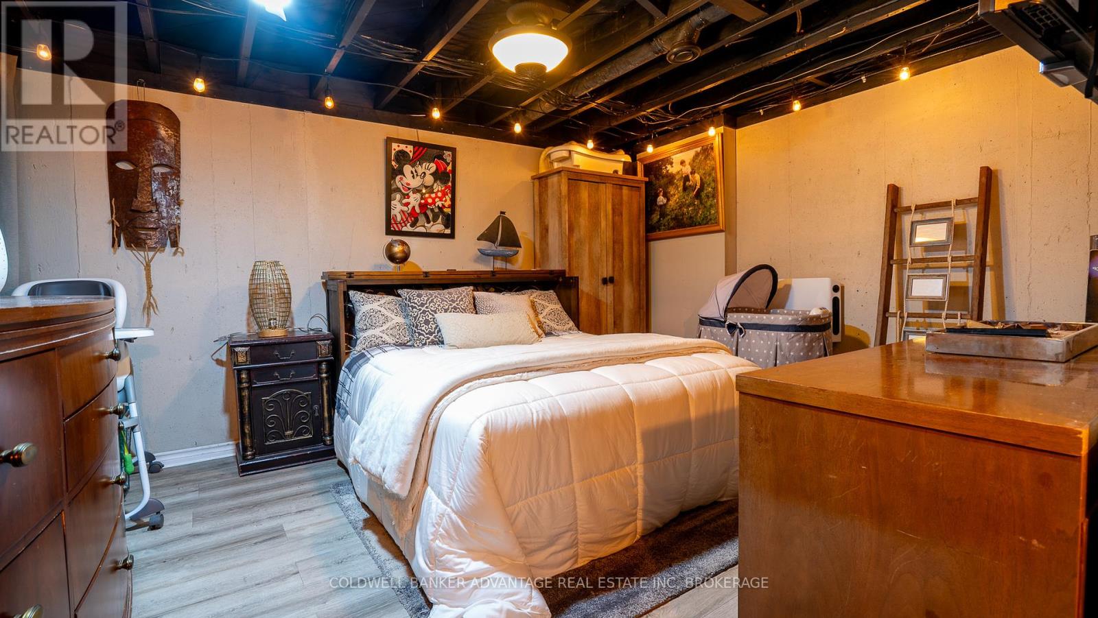 4504 Queensway Gardens N, Niagara Falls, Ontario  L2E 6P7 - Photo 17 - X12187996