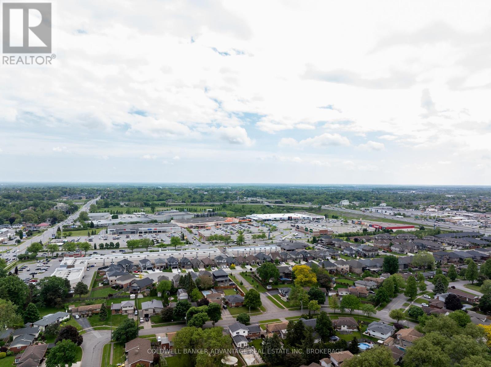 4504 Queensway Gardens N, Niagara Falls, Ontario  L2E 6P7 - Photo 29 - X12187996