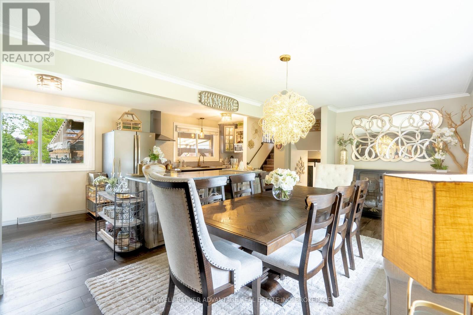 4504 Queensway Gardens N, Niagara Falls, Ontario  L2E 6P7 - Photo 8 - X12187996