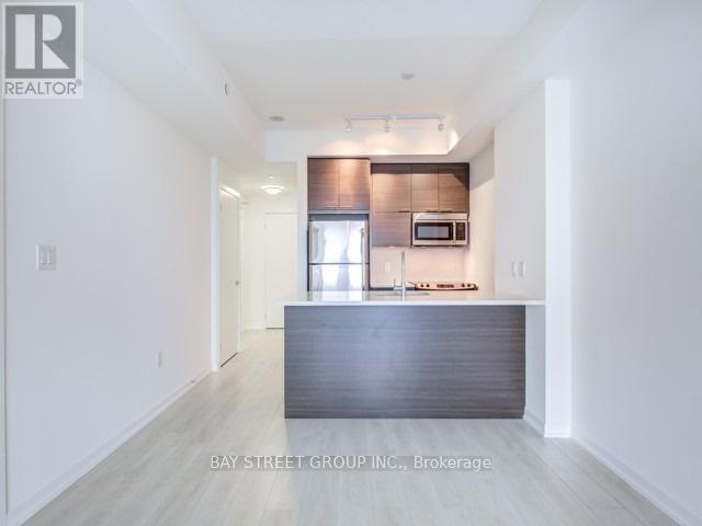 2001 - 66 Forest Manor Road, Toronto, Ontario  M2J 0B7 - Photo 3 - C12187997