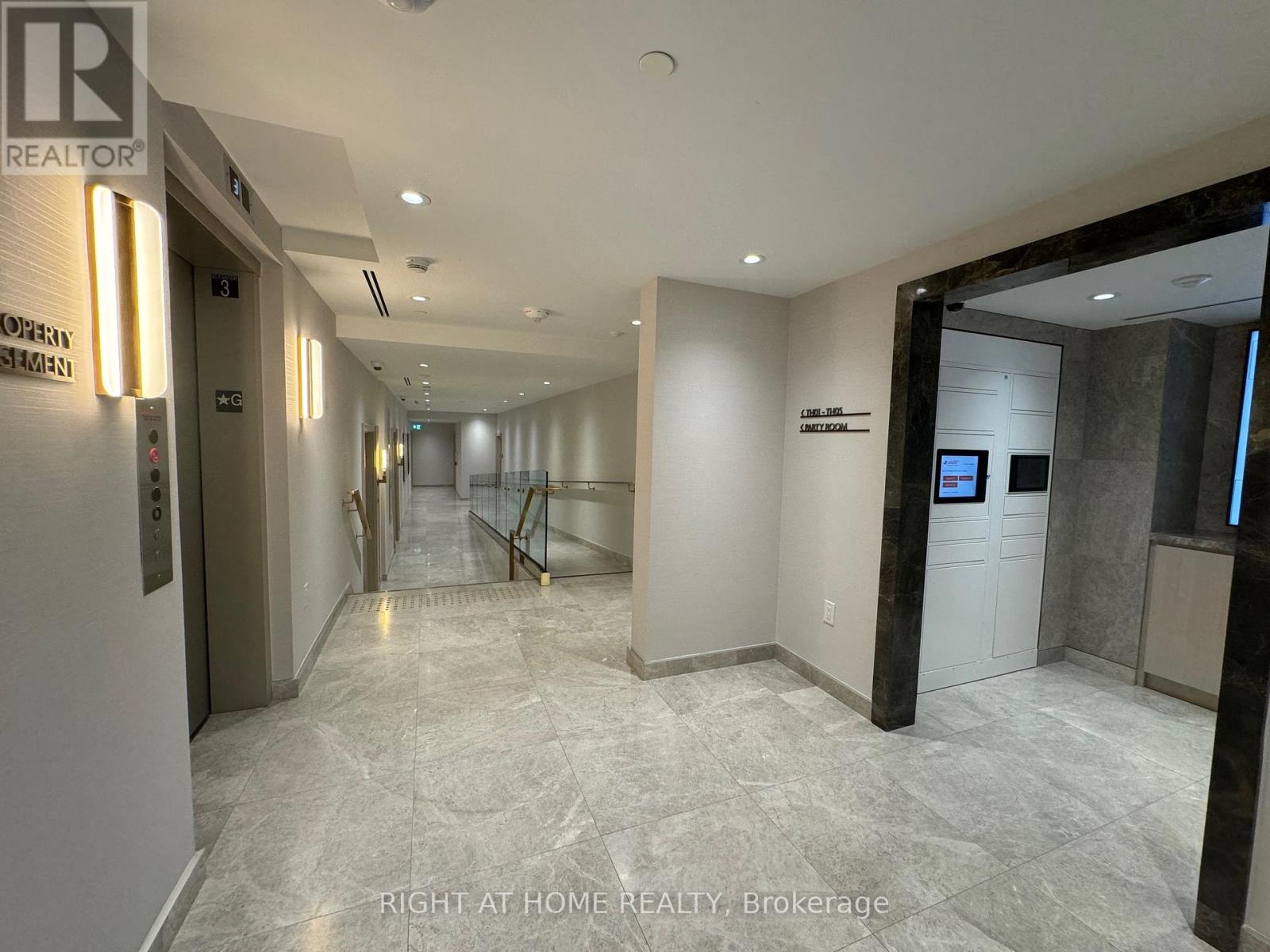 305 - 3 Strathgowan Avenue, Toronto, Ontario  M4N 0B4 - Photo 3 - C12188012