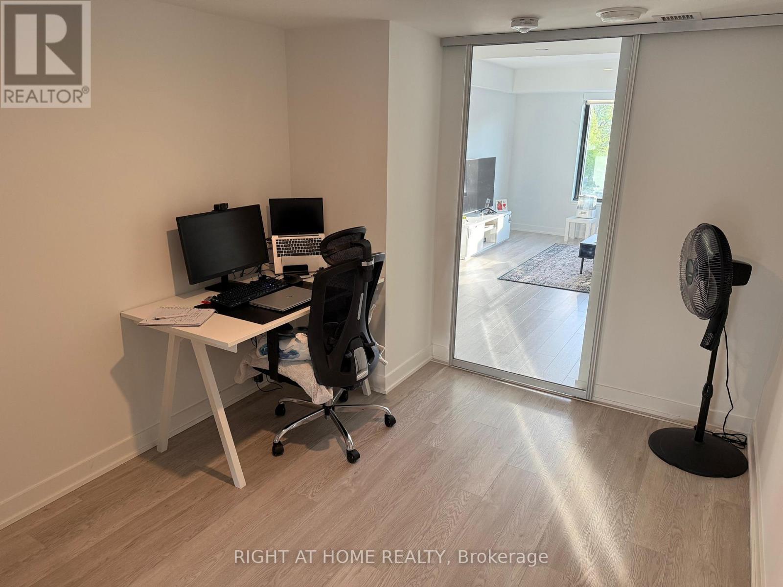 305 - 3 Strathgowan Avenue, Toronto, Ontario  M4N 0B4 - Photo 8 - C12188012