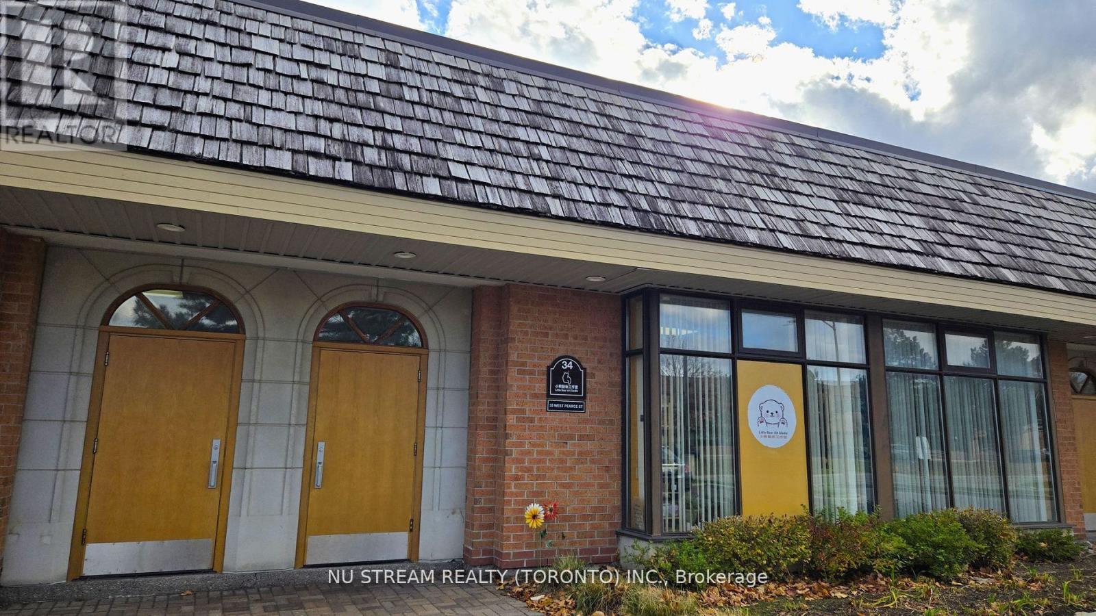34 - 35 WEST PEARCE STREET, Richmond Hill, Ontario