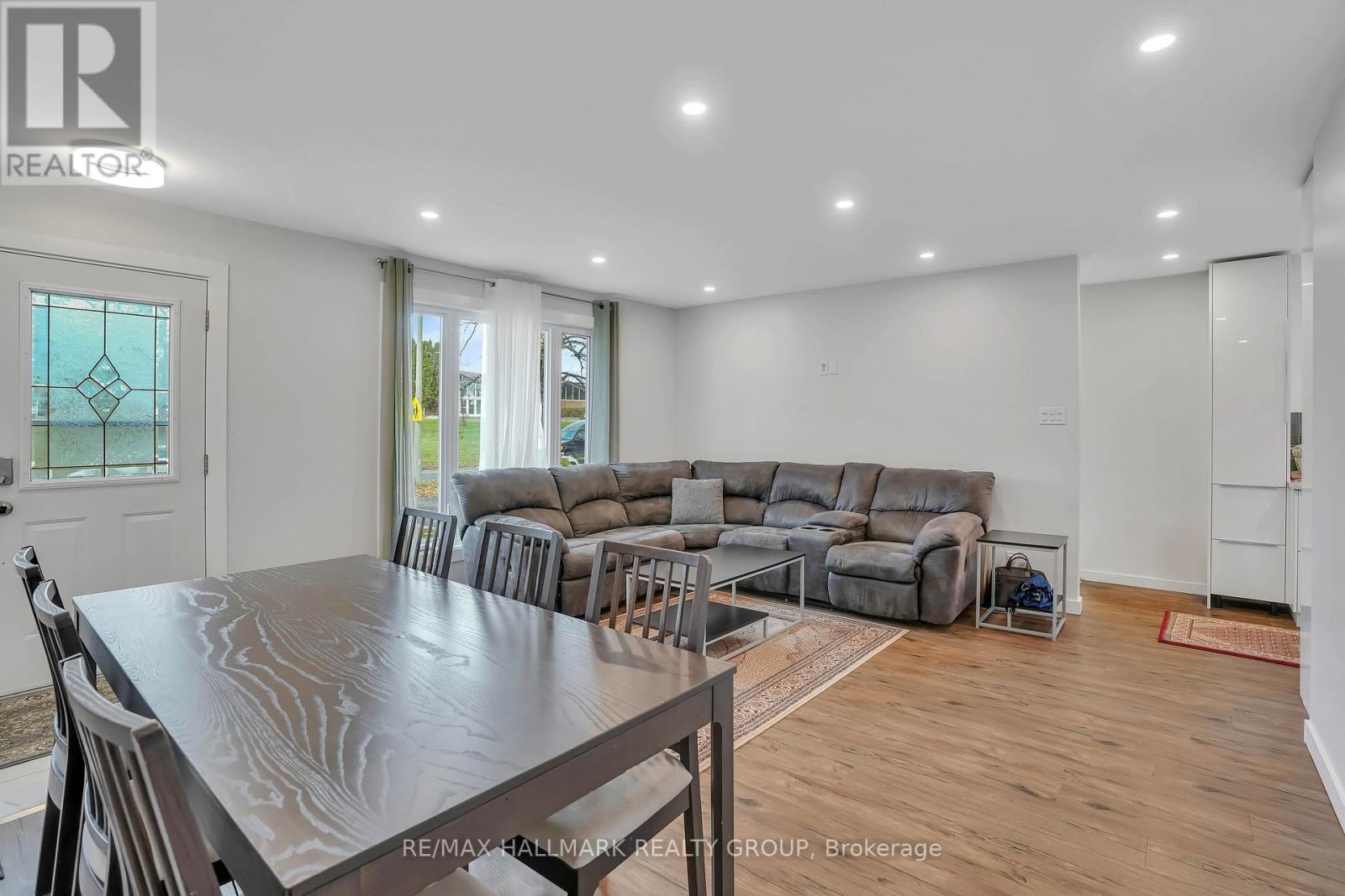 2518 Thorson Avenue, Ottawa, Ontario  K2C 1M5 - Photo 5 - X12188024