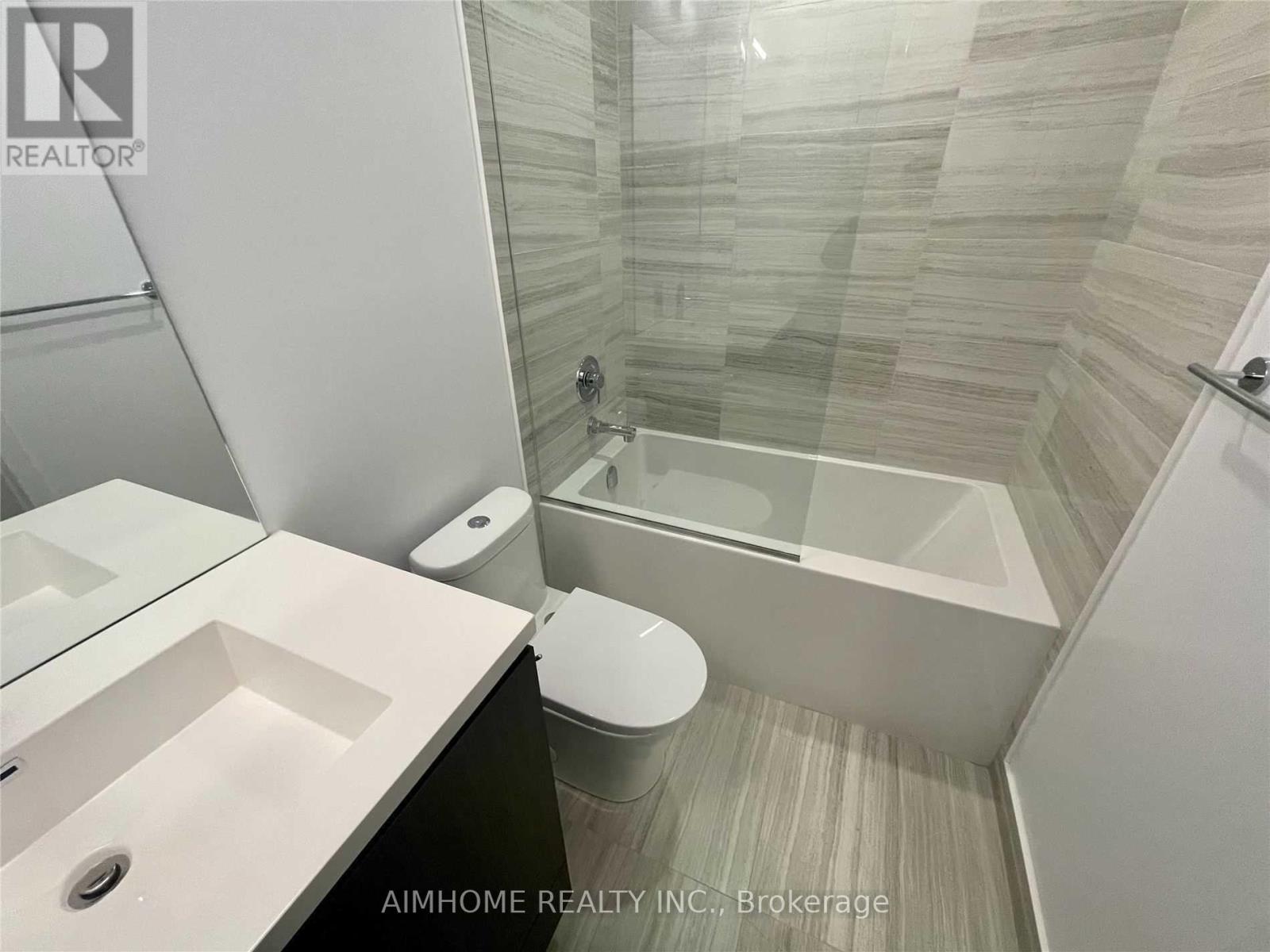 820 - 10 Honeycrisp Crescent, Vaughan, Ontario  L4K 0M7 - Photo 3 - N12188022