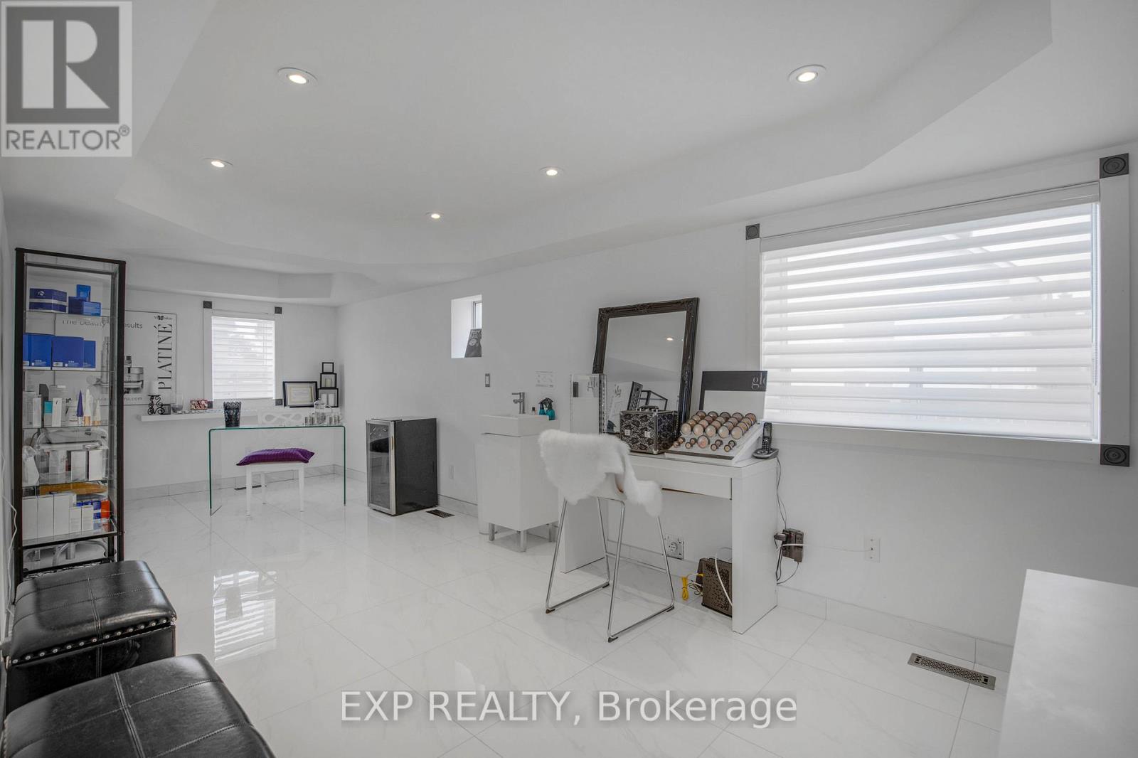 15 Centre Street S, Brampton, Ontario  L6W 2X6 - Photo 10 - W12188018