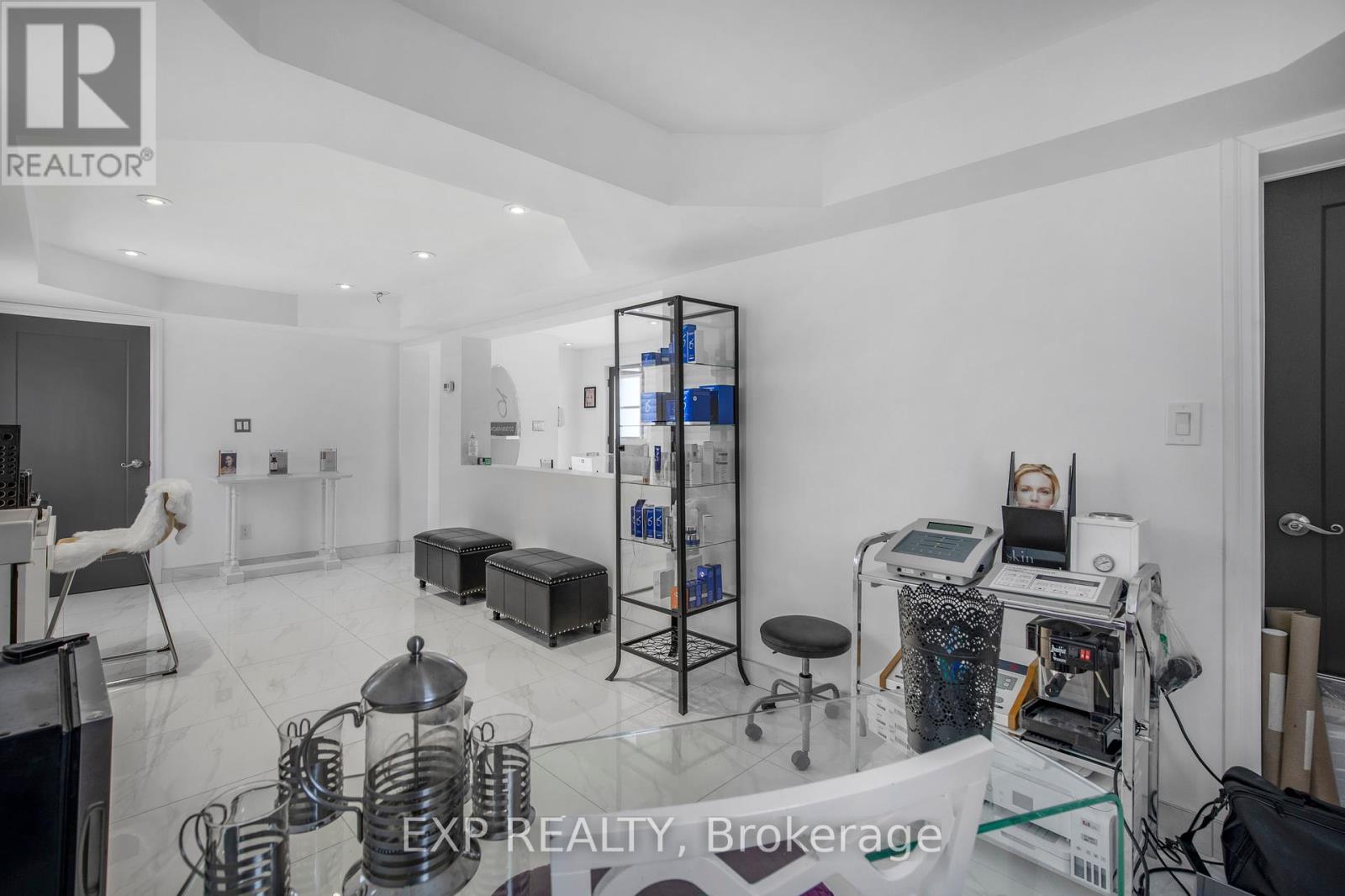 15 Centre Street S, Brampton, Ontario  L6W 2X6 - Photo 12 - W12188018