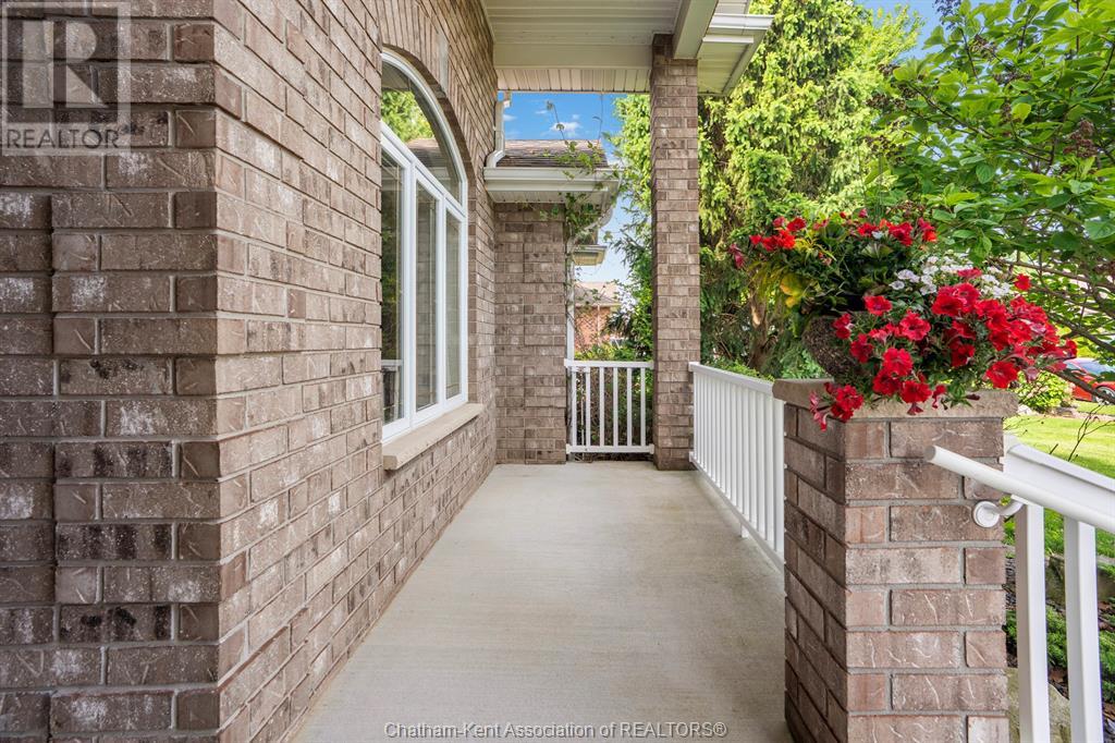 24 Valencia Drive, Chatham, Ontario  N7L 0A9 - Photo 5 - 25013677