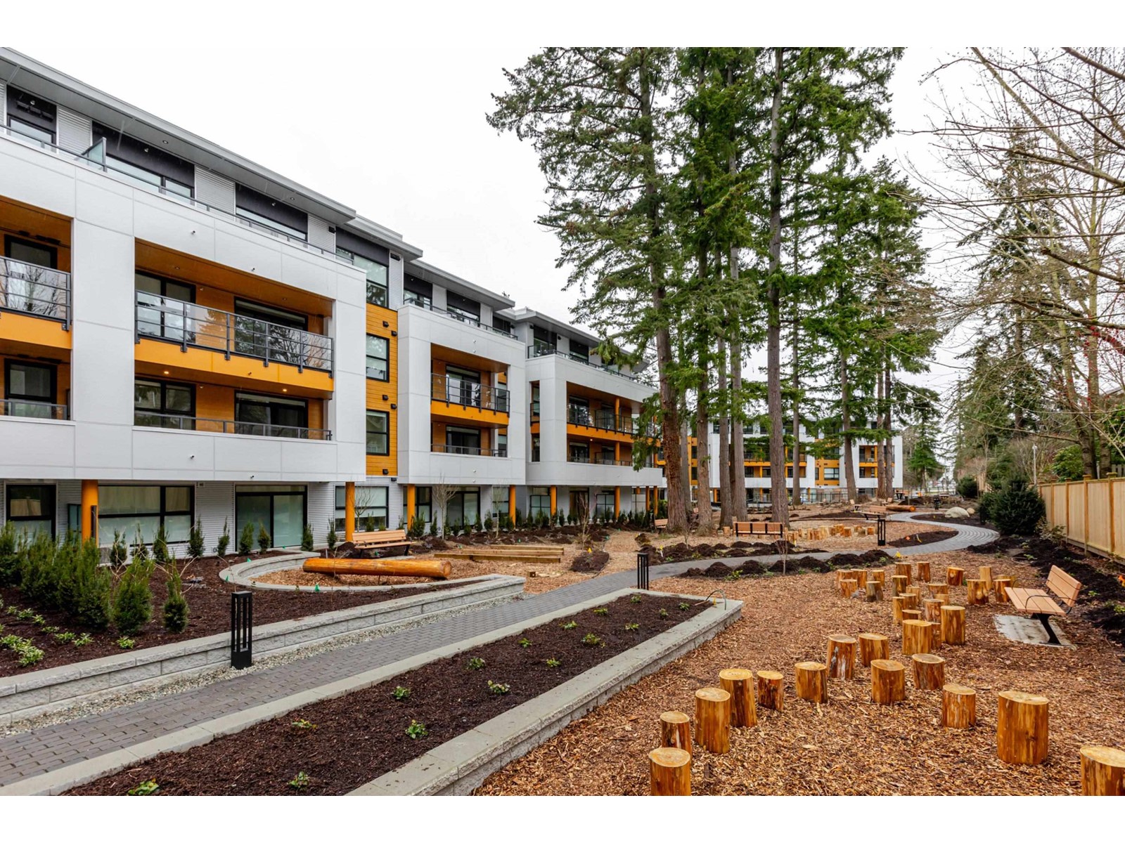 110 2620 152 Street, Surrey, British Columbia  V4P 0H8 - Photo 2 - R3009579