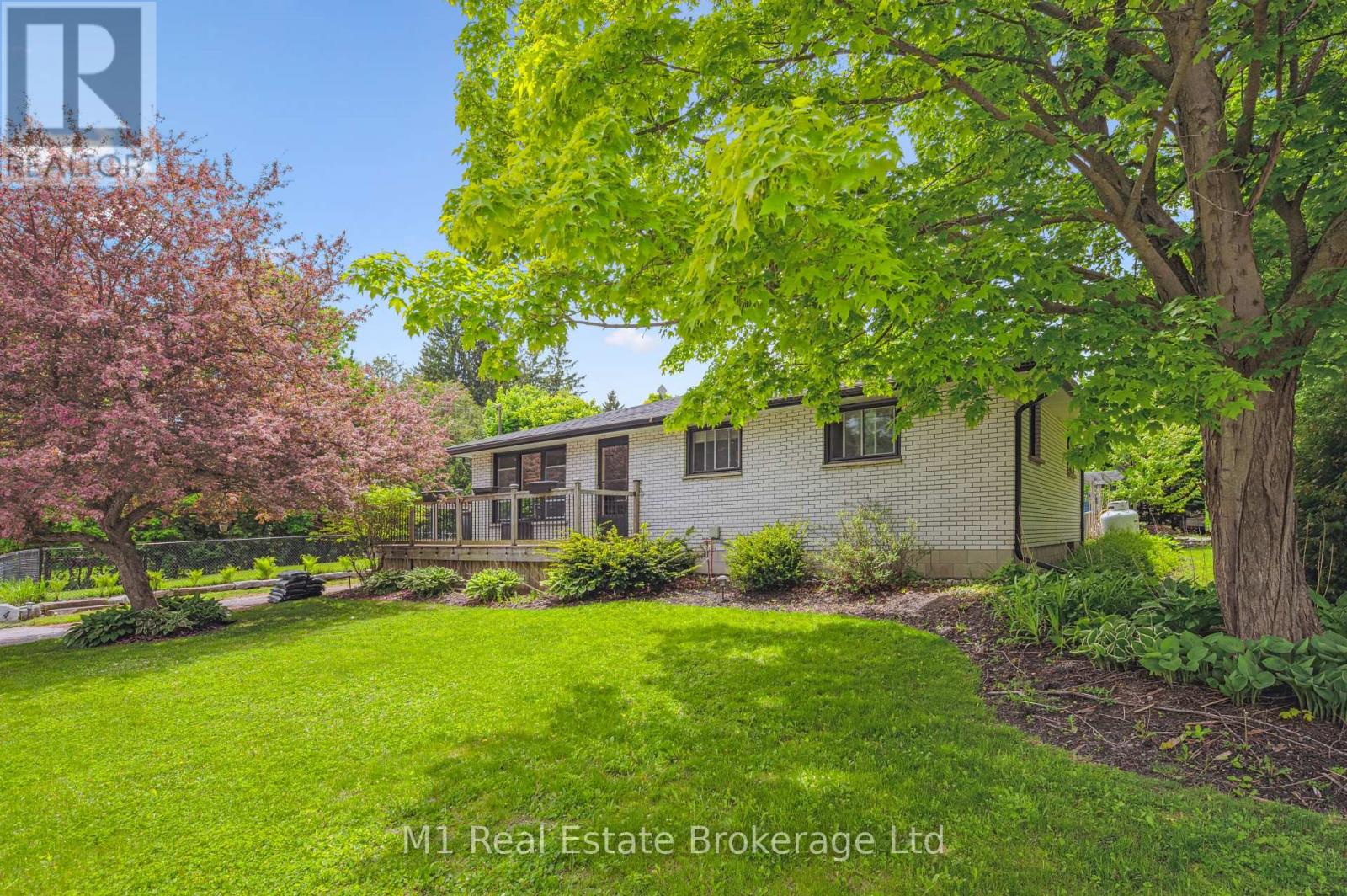 4 QUEEN STREET, centre wellington (belwood), Ontario