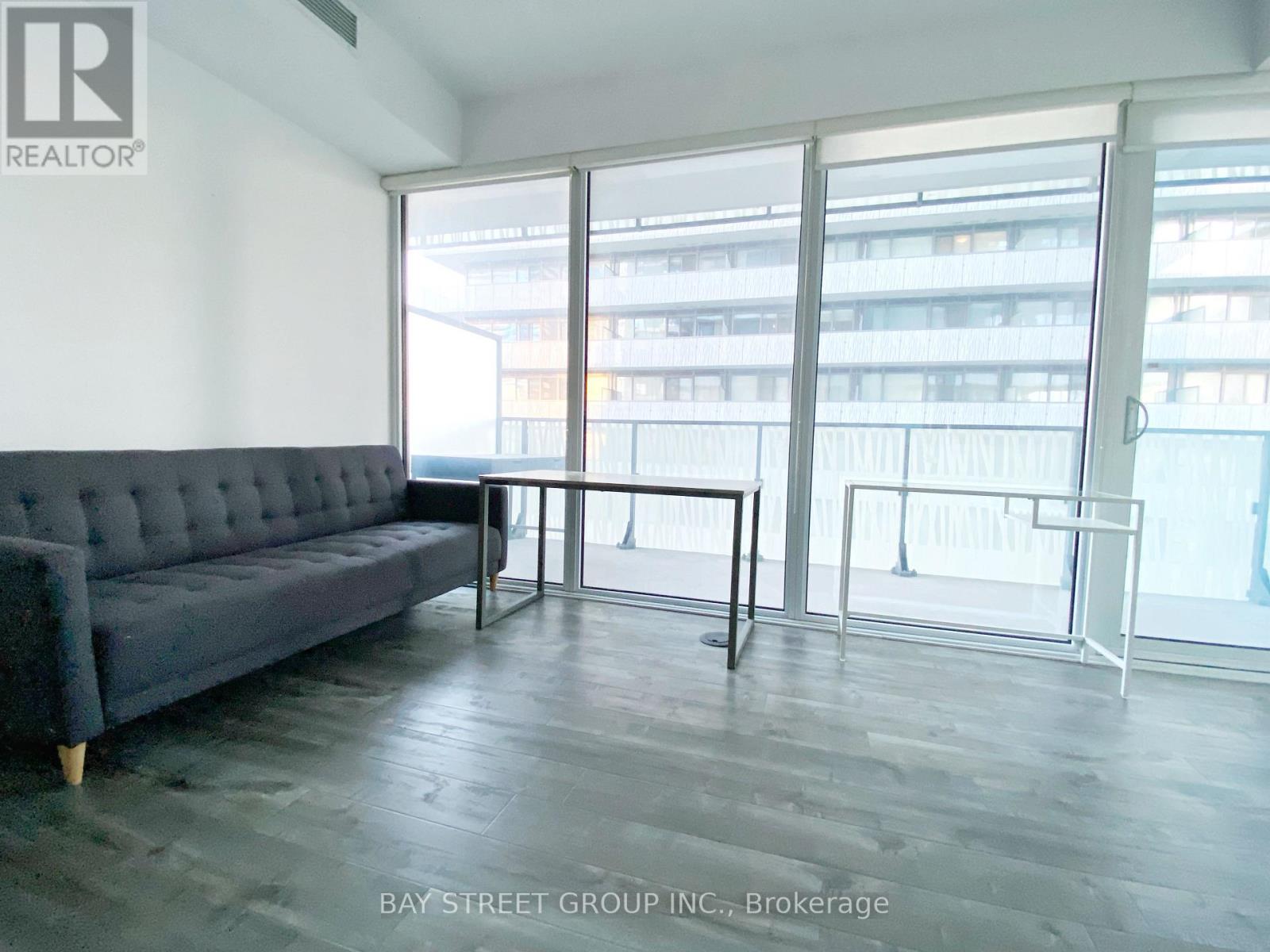 2010 - 42 CHARLES STREET E, Toronto, Ontario