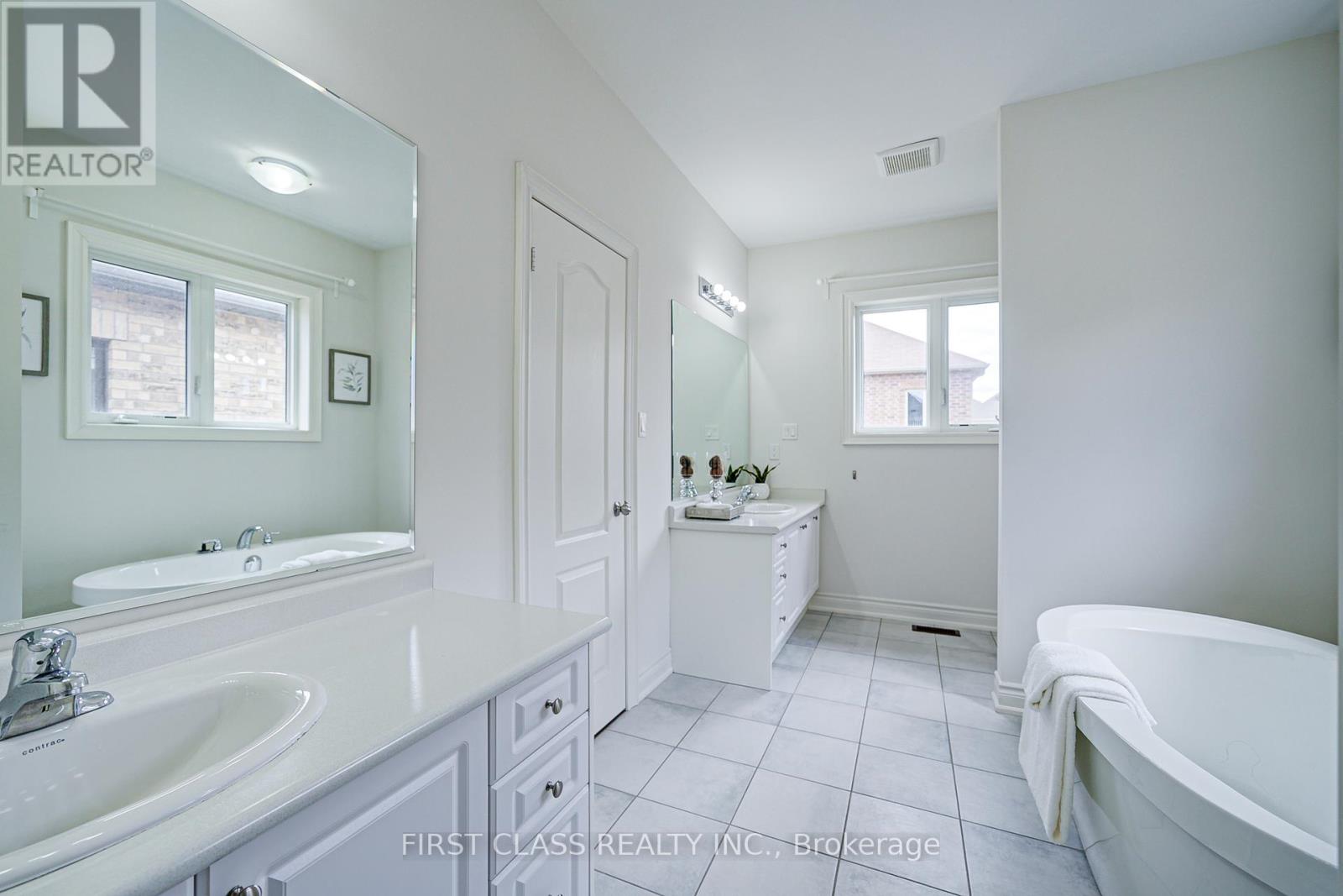 3103 Streamwood Passage, Oakville, Ontario  L6H 0S8 - Photo 38 - W12188026