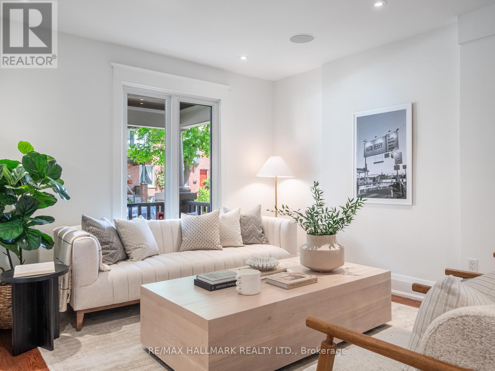 3 Badgerow Avenue, Toronto, Ontario  M4M 1T9 - Photo 2 - E12178260