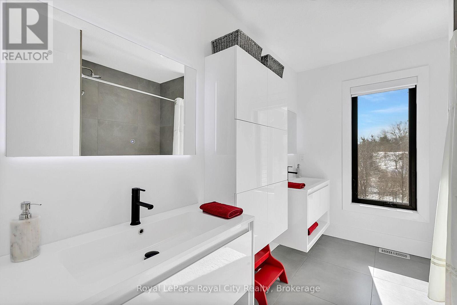 303 Gosling Gardens, Guelph, Ontario  N1L 0M1 - Photo 36 - X12183773