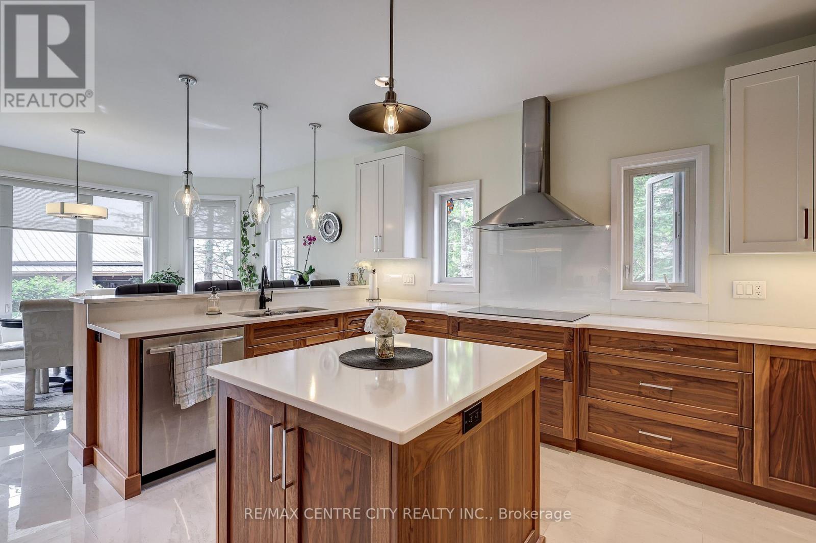 11630 Imperial Road Highway, Malahide, Ontario  N5H 2R3 - Photo 15 - X12188079