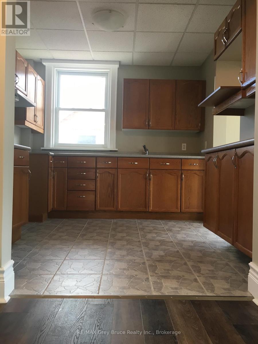 784 16th Street E, Owen Sound, Ontario  N4K 1Y9 - Photo 11 - X12188105
