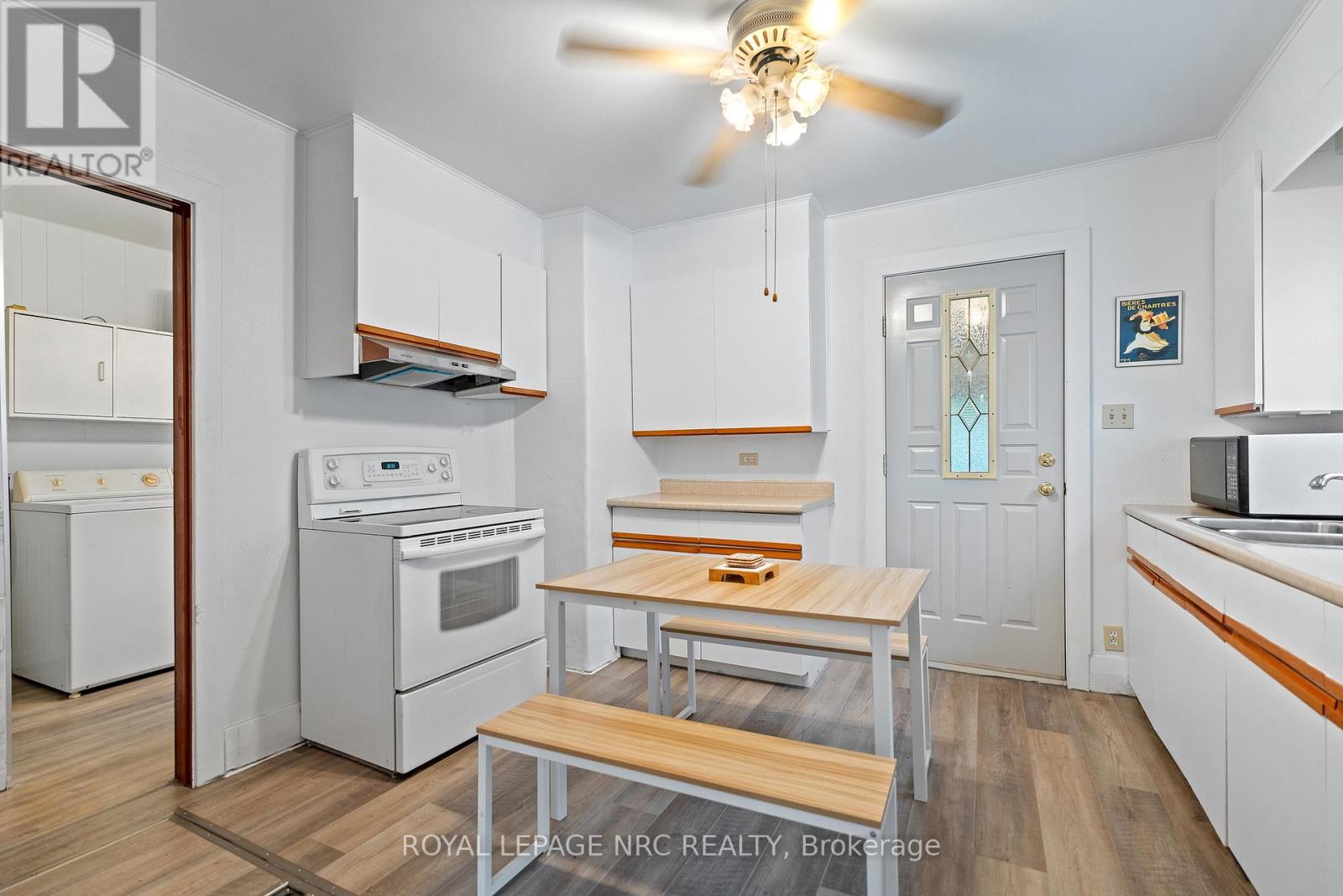 87 Mitchell Street, Port Colborne, Ontario  L3K 1X6 - Photo 10 - X12188084