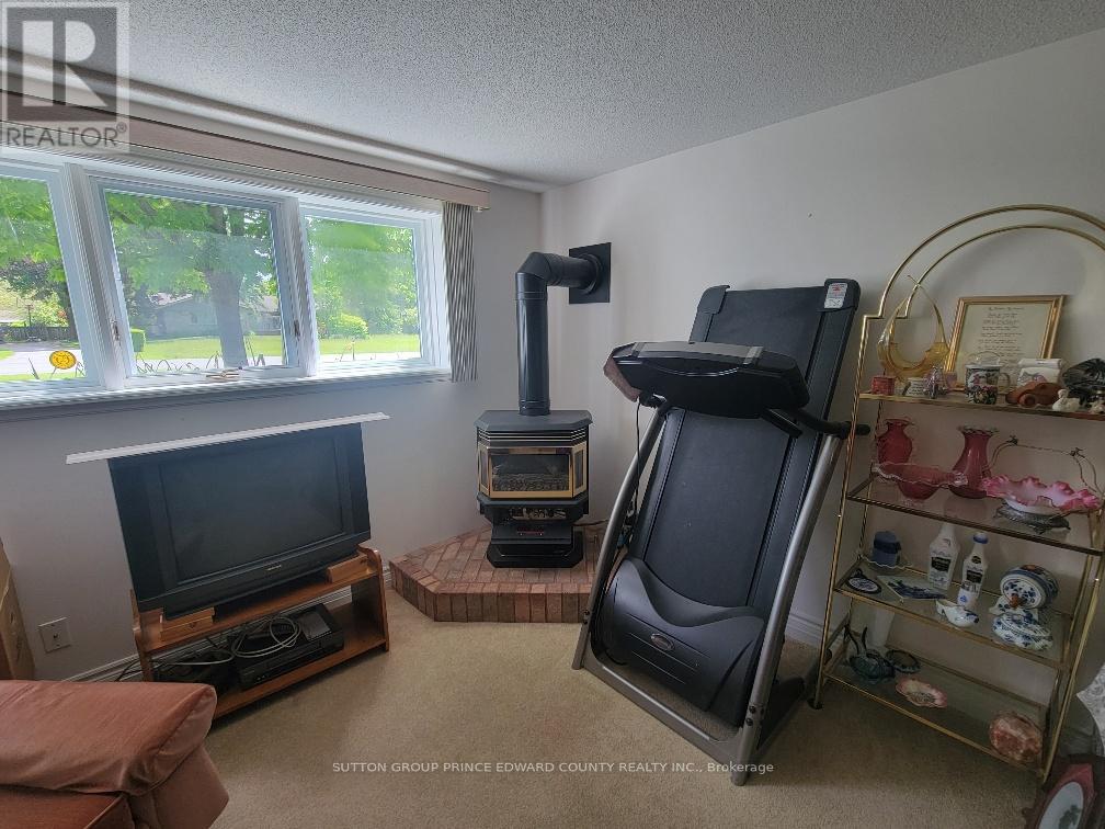 100 Selena Avenue, Belleville (Belleville Ward), Ontario  K8P 4C4 - Photo 27 - X12188104