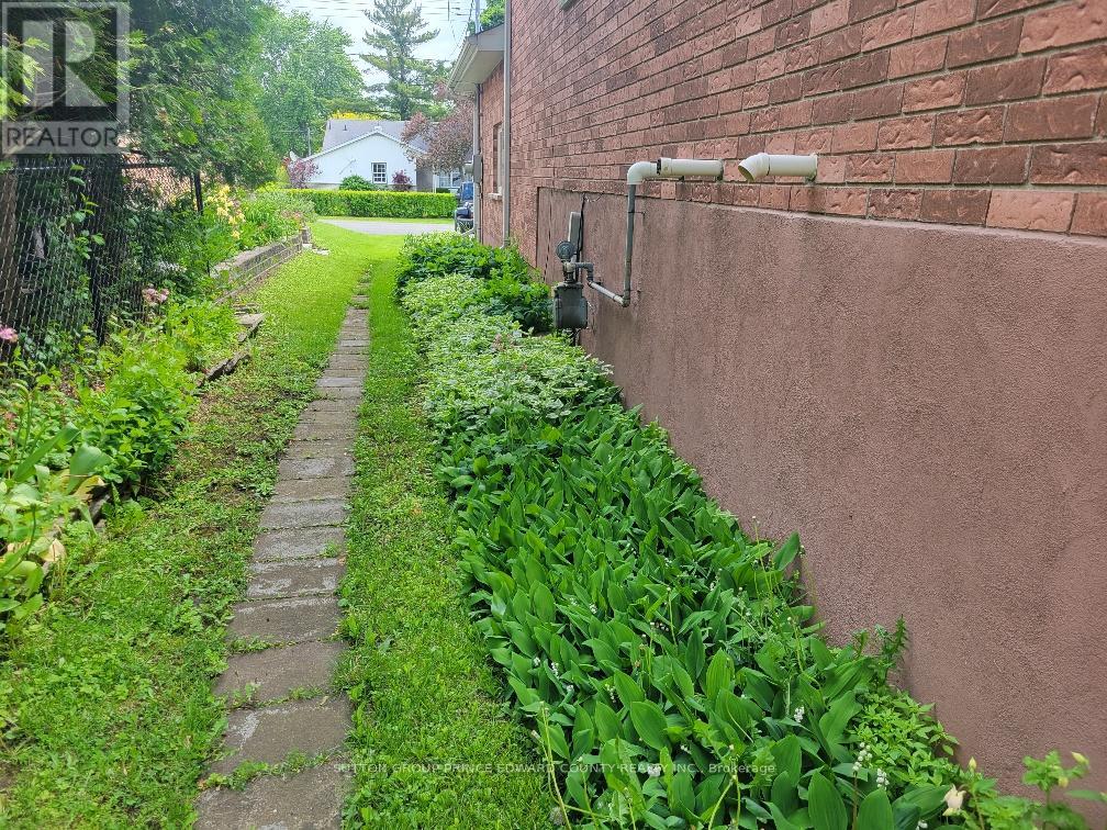 100 Selena Avenue, Belleville (Belleville Ward), Ontario  K8P 4C4 - Photo 43 - X12188104