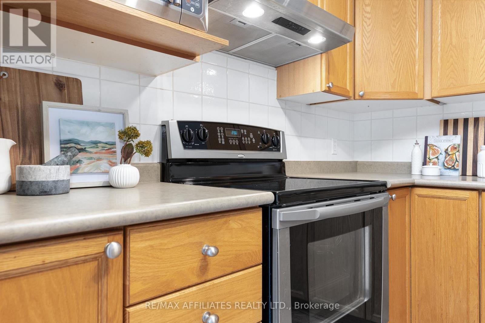 80 Meadowcroft Crescent, Ottawa, Ontario  K1J 1H2 - Photo 16 - X12188100