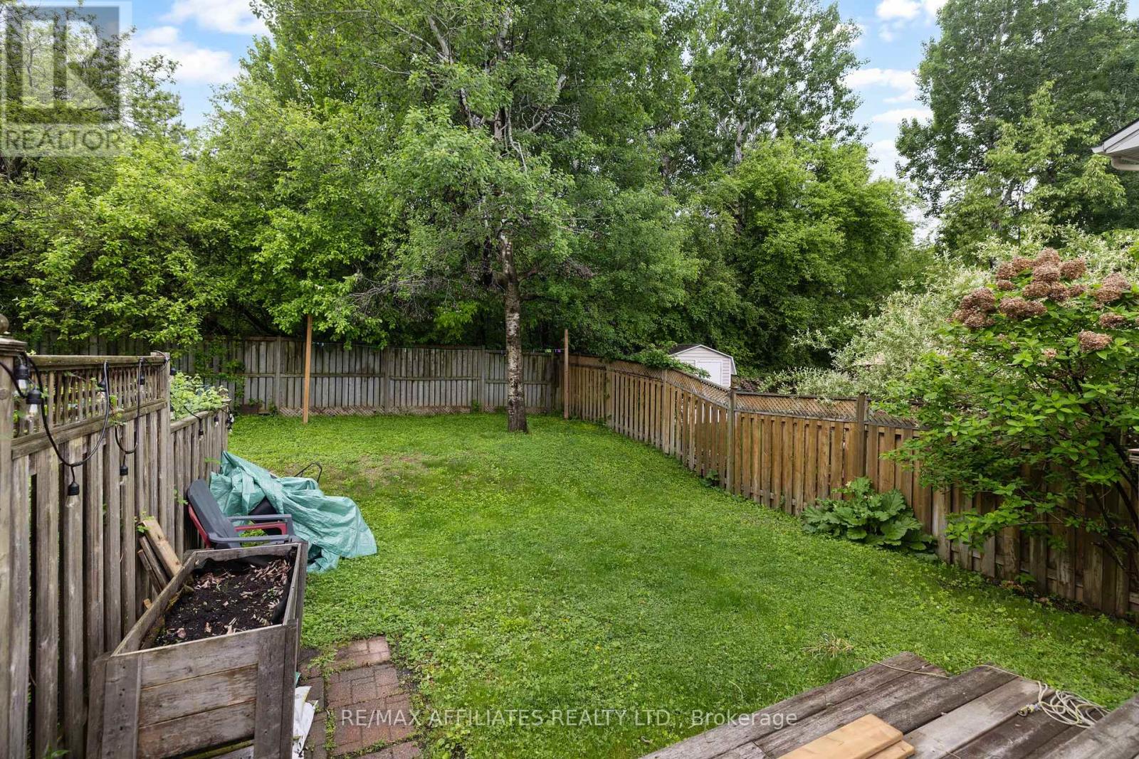 80 Meadowcroft Crescent, Ottawa, Ontario  K1J 1H2 - Photo 34 - X12188100
