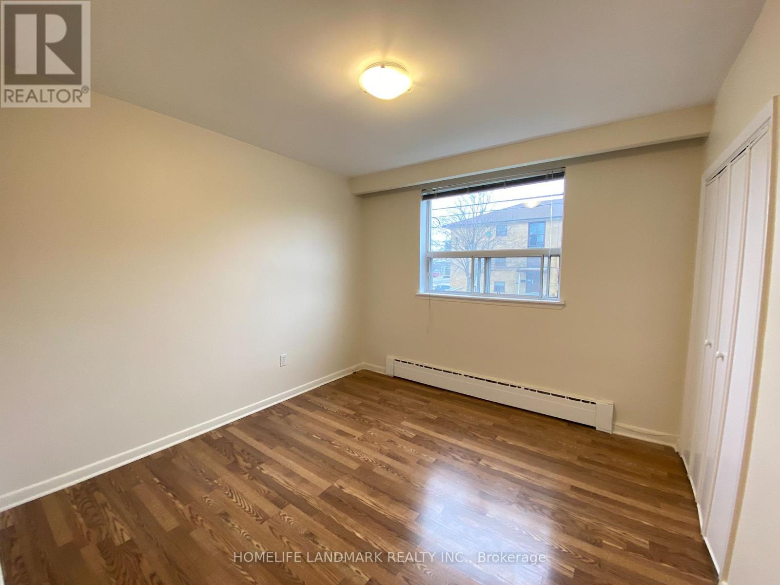 2 - 240 Wilmington Avenue, Toronto, Ontario  M3H 5K3 - Photo 13 - C12188045