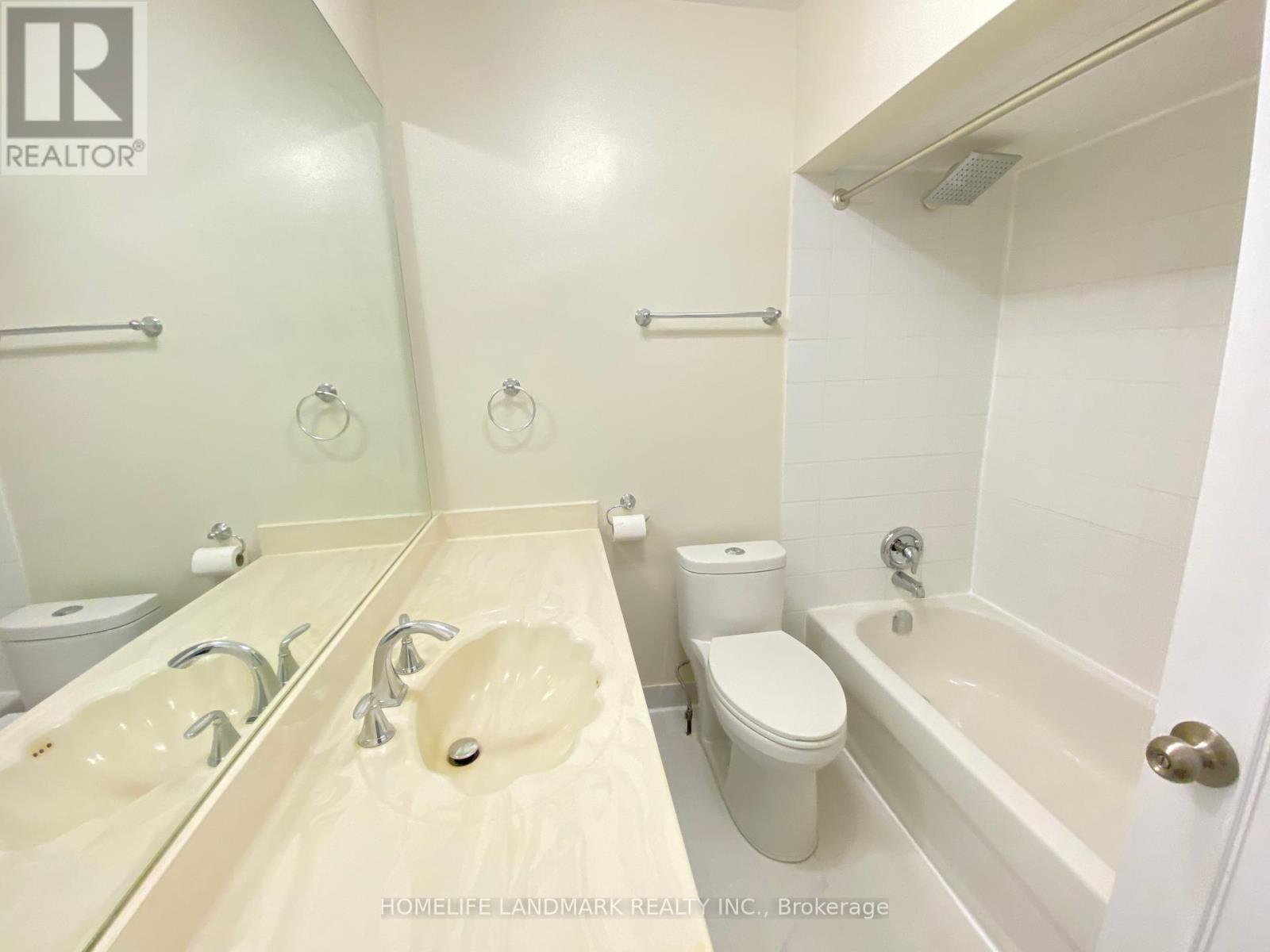 2 - 240 Wilmington Avenue, Toronto, Ontario  M3H 5K3 - Photo 14 - C12188045