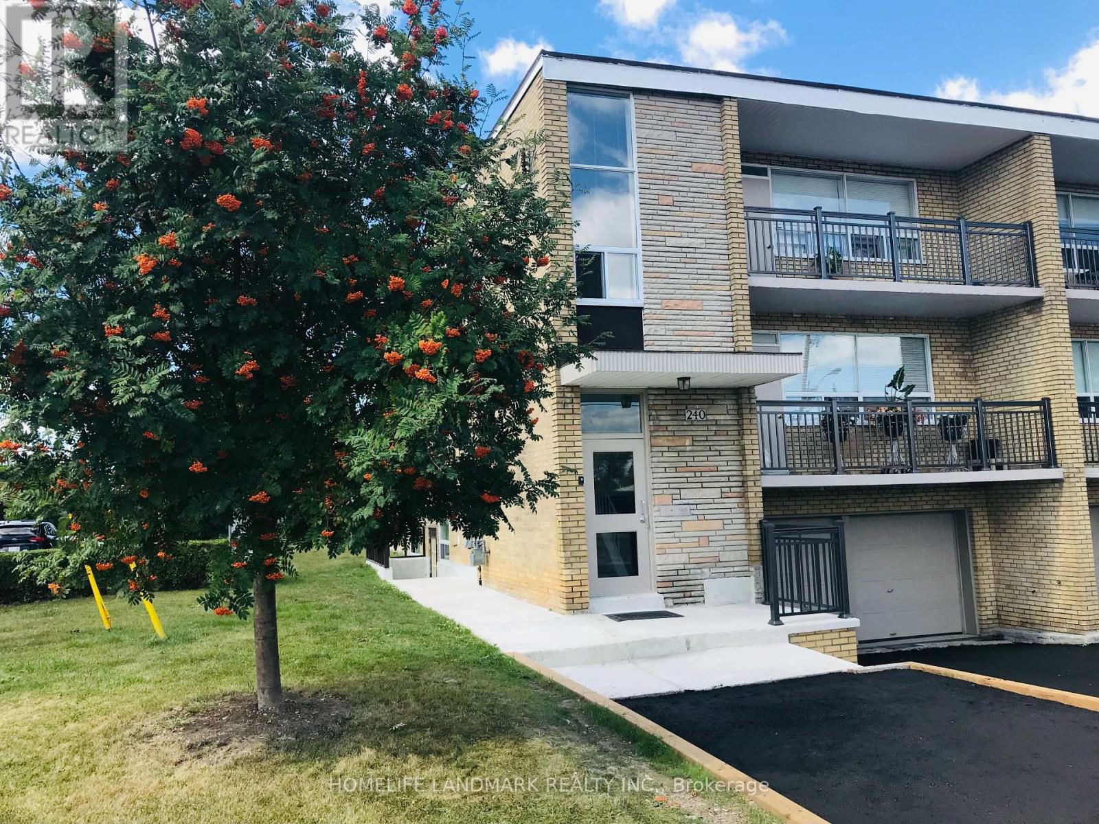 2 - 240 Wilmington Avenue, Toronto, Ontario  M3H 5K3 - Photo 2 - C12188045