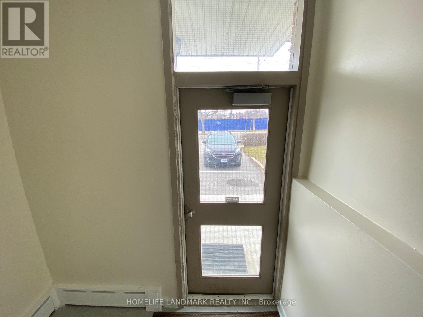 2 - 240 Wilmington Avenue, Toronto, Ontario  M3H 5K3 - Photo 20 - C12188045
