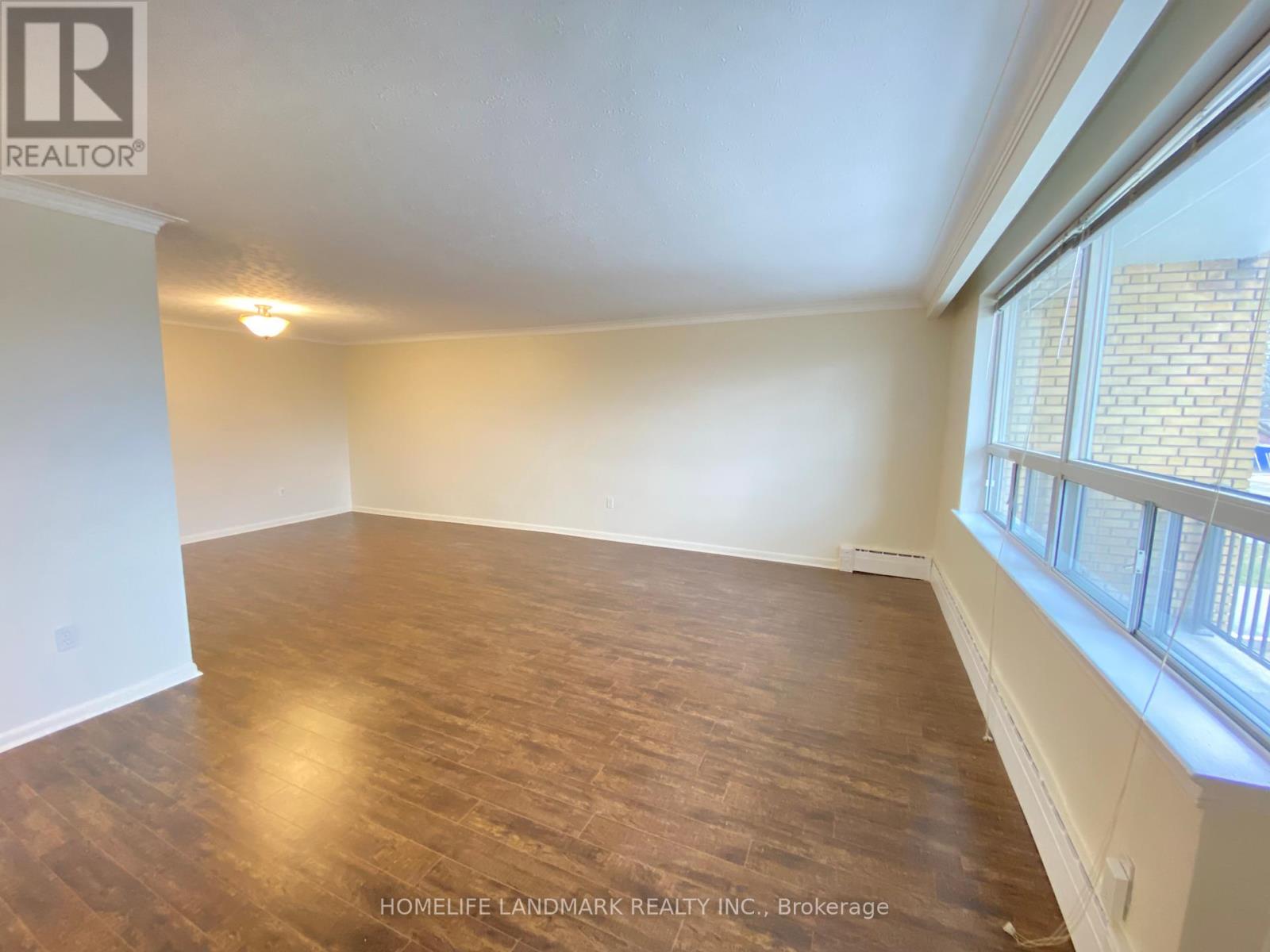 2 - 240 Wilmington Avenue, Toronto, Ontario  M3H 5K3 - Photo 5 - C12188045