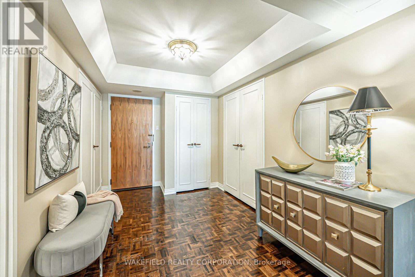 505 - 61 St Clair Avenue W, Toronto, Ontario  M4V 2Y8 - Photo 2 - C12188077