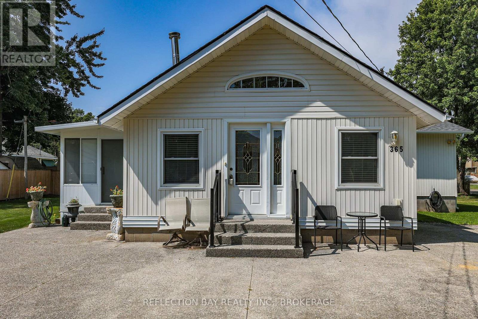 365 Ashwood Avenue, Fort Erie, Ontario  L0S 1B0 - Photo 4 - X12188159