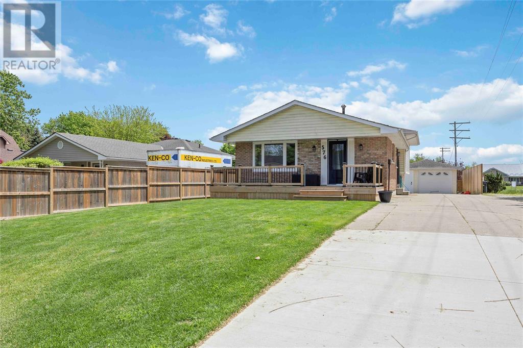 576 Front Street, Plympton-Wyoming, Ontario  N0N 1T0 - Photo 4 - 25013591