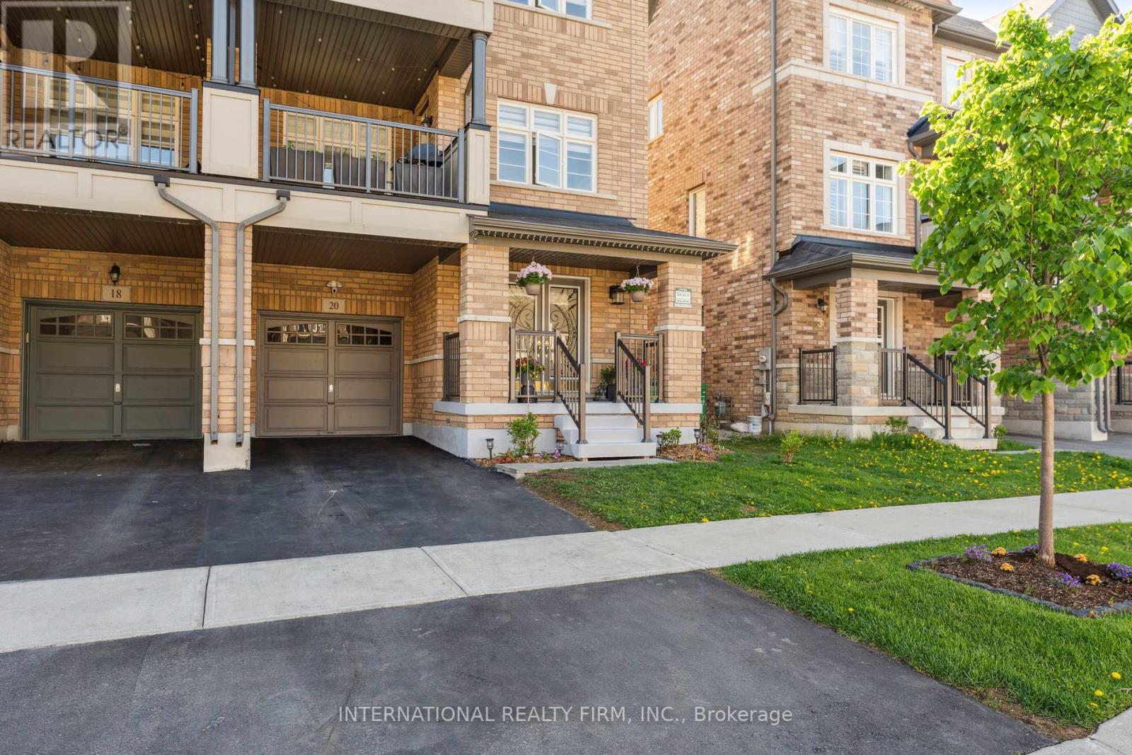 20 Lowes Hill Circle, Caledon, Ontario  L7C 2C7 - Photo 3 - W12188060