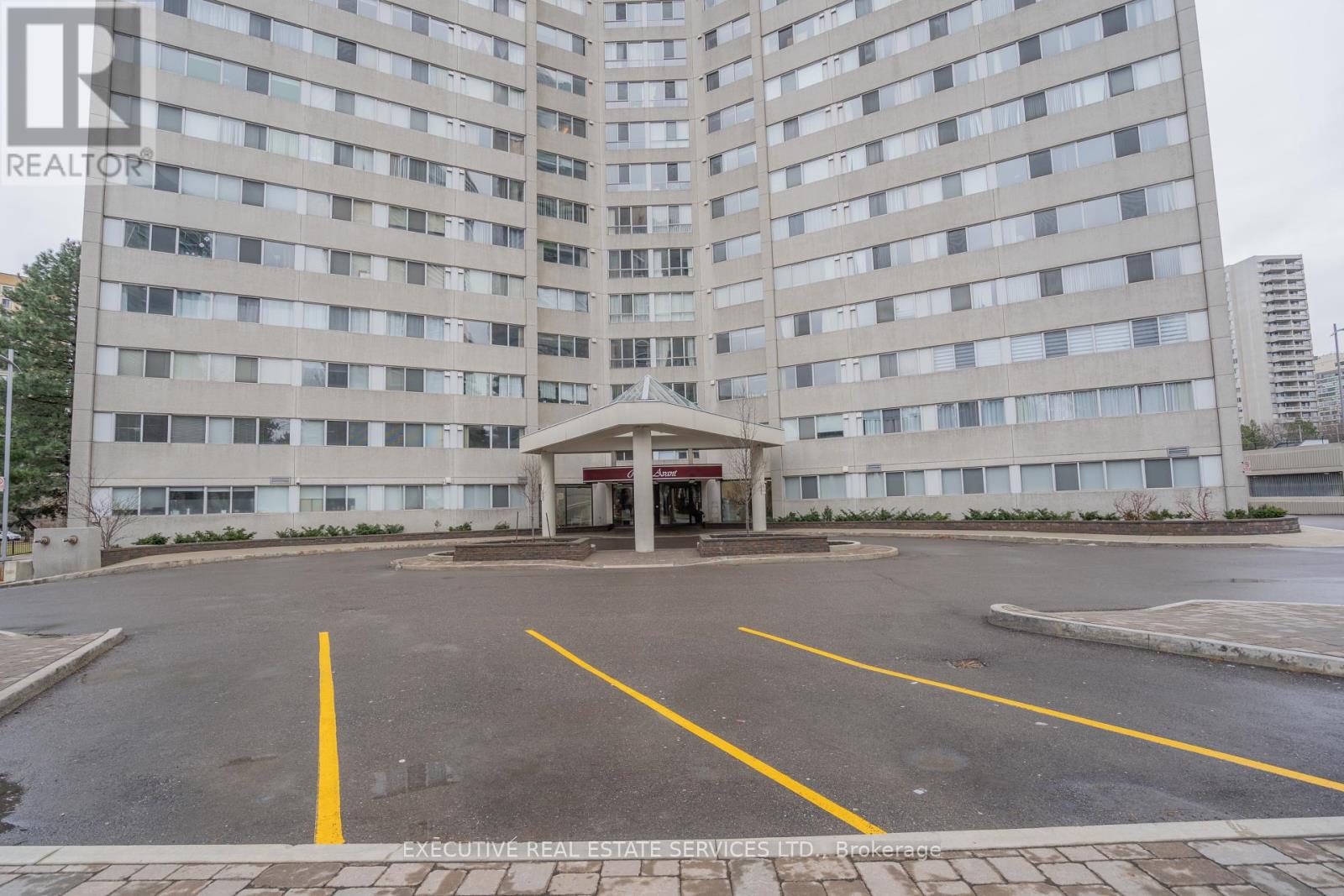508 - 3700 Kaneff Crescent, Mississauga, Ontario  L5A 4B8 - Photo 3 - W12188111