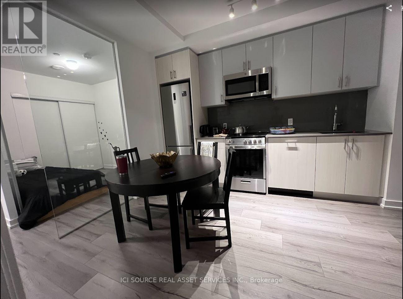 604 - 1195 The Queensway, Toronto, Ontario  M8Z 0H1 - Photo 2 - W12188120