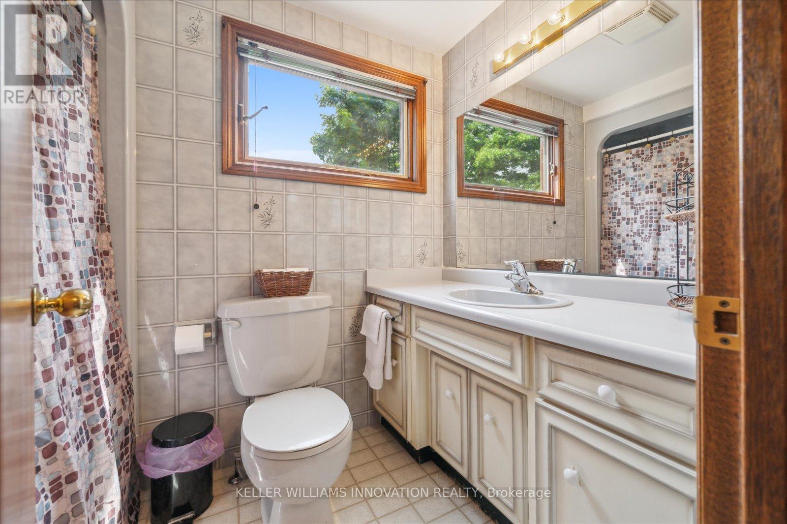 29 Hillcrest Lane, Kitchener, Ontario  N2K 1S9 - Photo 37 - X12188037