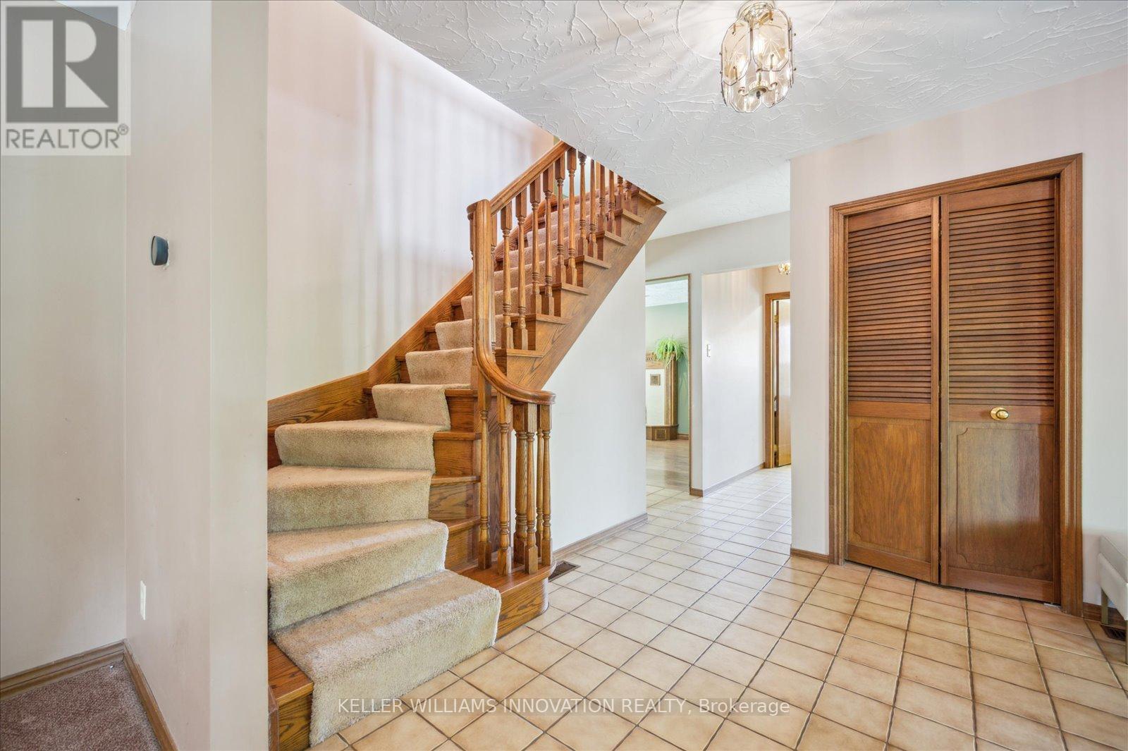 29 Hillcrest Lane, Kitchener, Ontario  N2K 1S9 - Photo 8 - X12188037