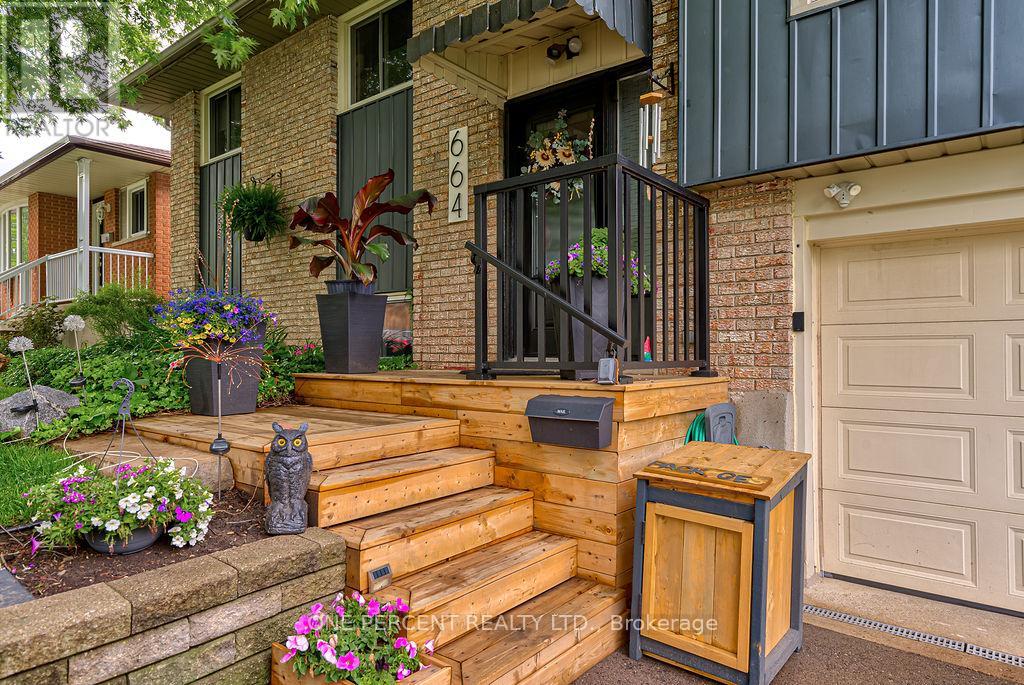 Property at 664 HIGHPOINT AVENUE image 3